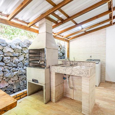 Villa Residencial Com Piscina Possui Jacuzzi Aquecida Com Hidromassagem Bombinhas Esterno foto
