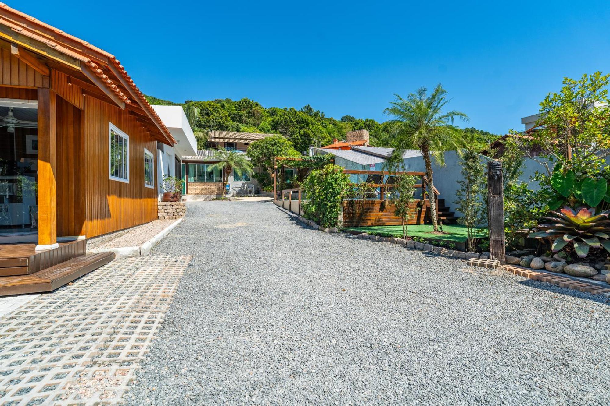 Villa Residencial Com Piscina Possui Jacuzzi Aquecida Com Hidromassagem Bombinhas Esterno foto