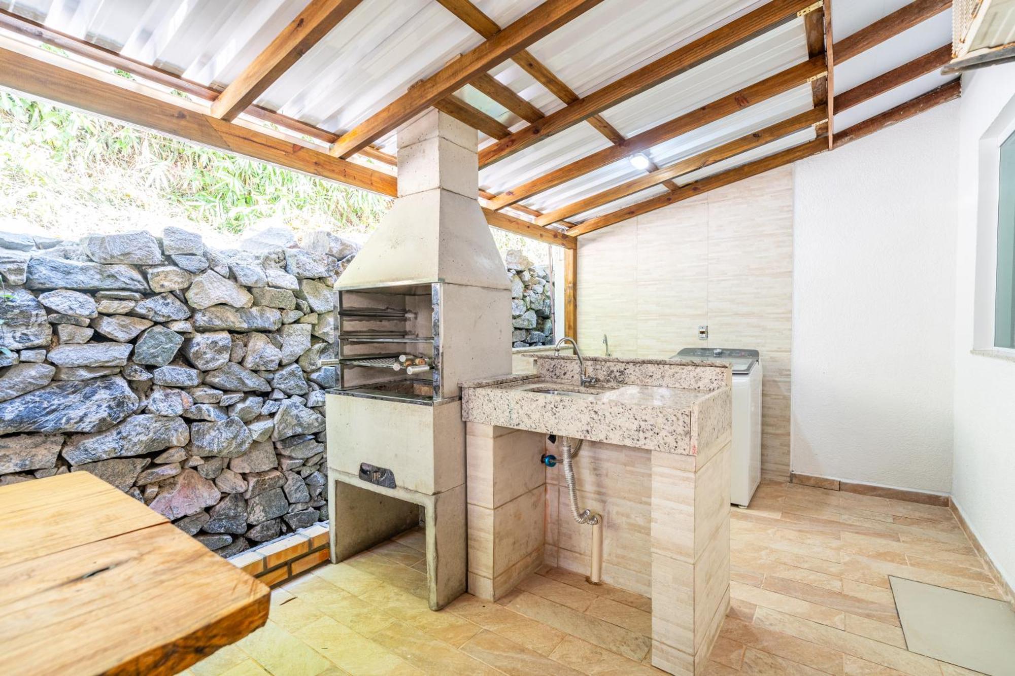Villa Residencial Com Piscina Possui Jacuzzi Aquecida Com Hidromassagem Bombinhas Esterno foto