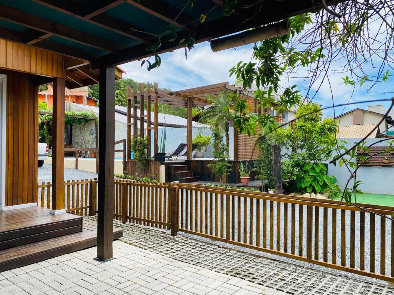 Villa Residencial Com Piscina Possui Jacuzzi Aquecida Com Hidromassagem Bombinhas Esterno foto