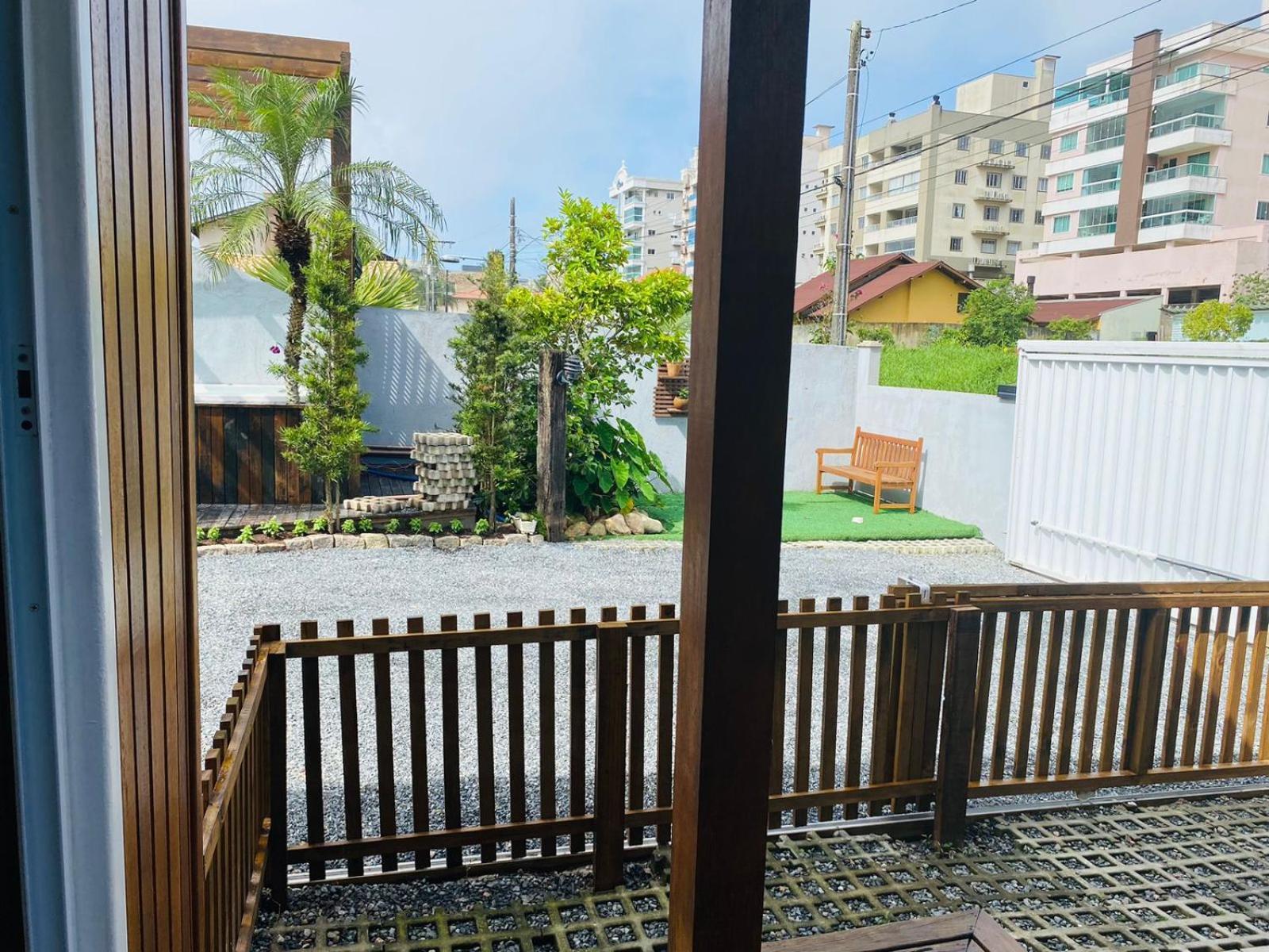 Villa Residencial Com Piscina Possui Jacuzzi Aquecida Com Hidromassagem Bombinhas Esterno foto