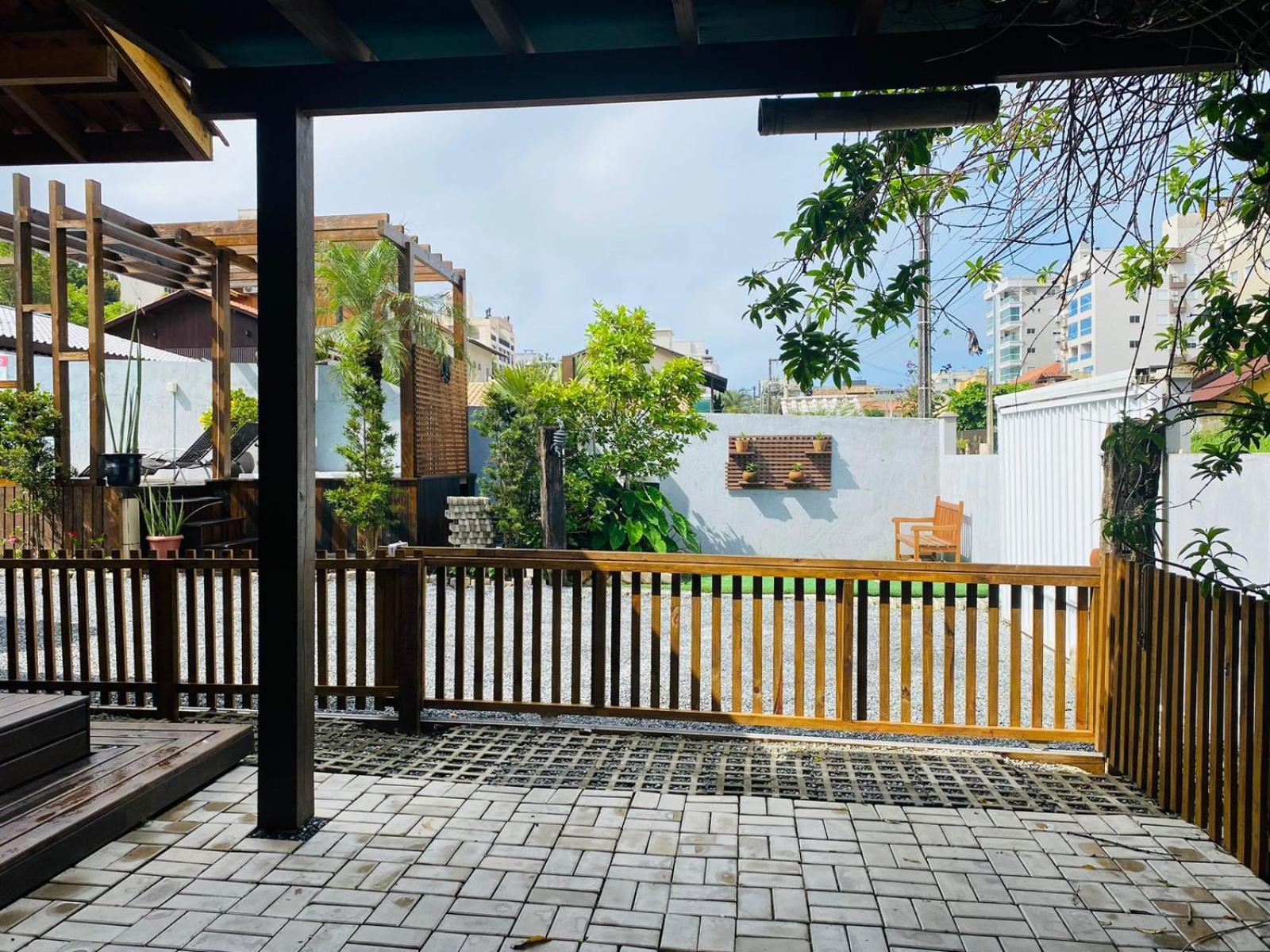 Villa Residencial Com Piscina Possui Jacuzzi Aquecida Com Hidromassagem Bombinhas Esterno foto
