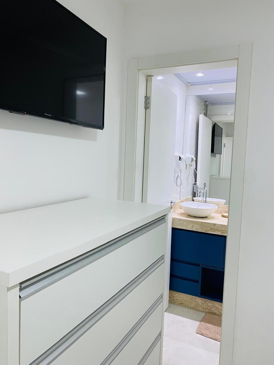 Villa Residencial Com Piscina Possui Jacuzzi Aquecida Com Hidromassagem Bombinhas Esterno foto