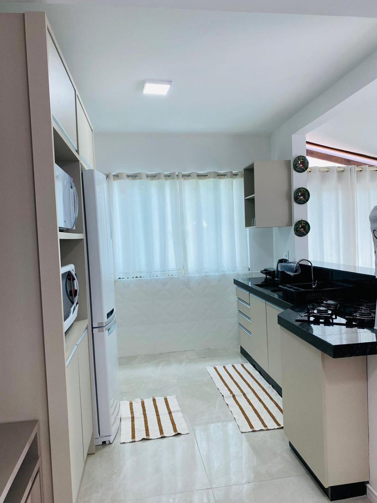 Villa Residencial Com Piscina Possui Jacuzzi Aquecida Com Hidromassagem Bombinhas Esterno foto