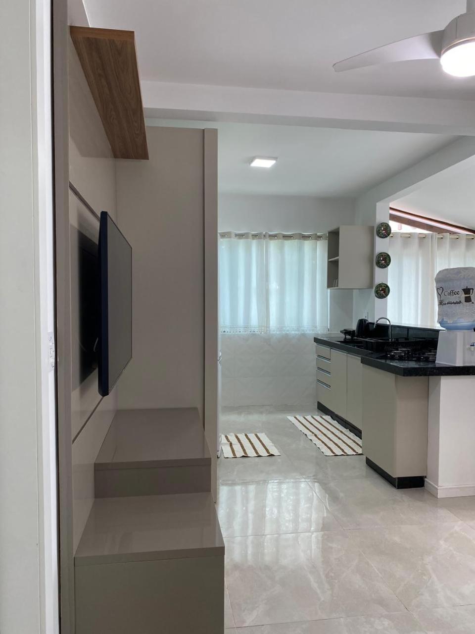 Villa Residencial Com Piscina Possui Jacuzzi Aquecida Com Hidromassagem Bombinhas Esterno foto