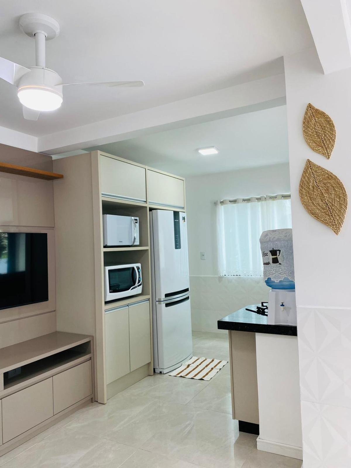 Villa Residencial Com Piscina Possui Jacuzzi Aquecida Com Hidromassagem Bombinhas Esterno foto